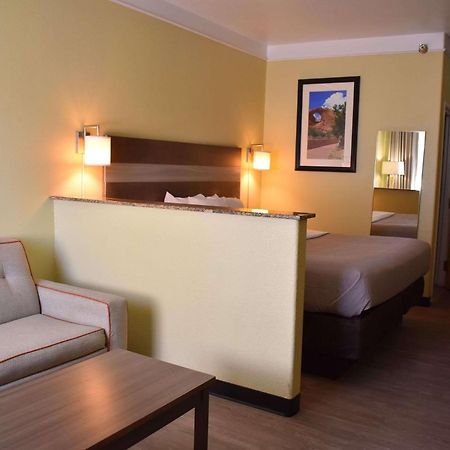 Quality Inn & Suites Gallup I-40 Exit 20 Zewnętrze zdjęcie