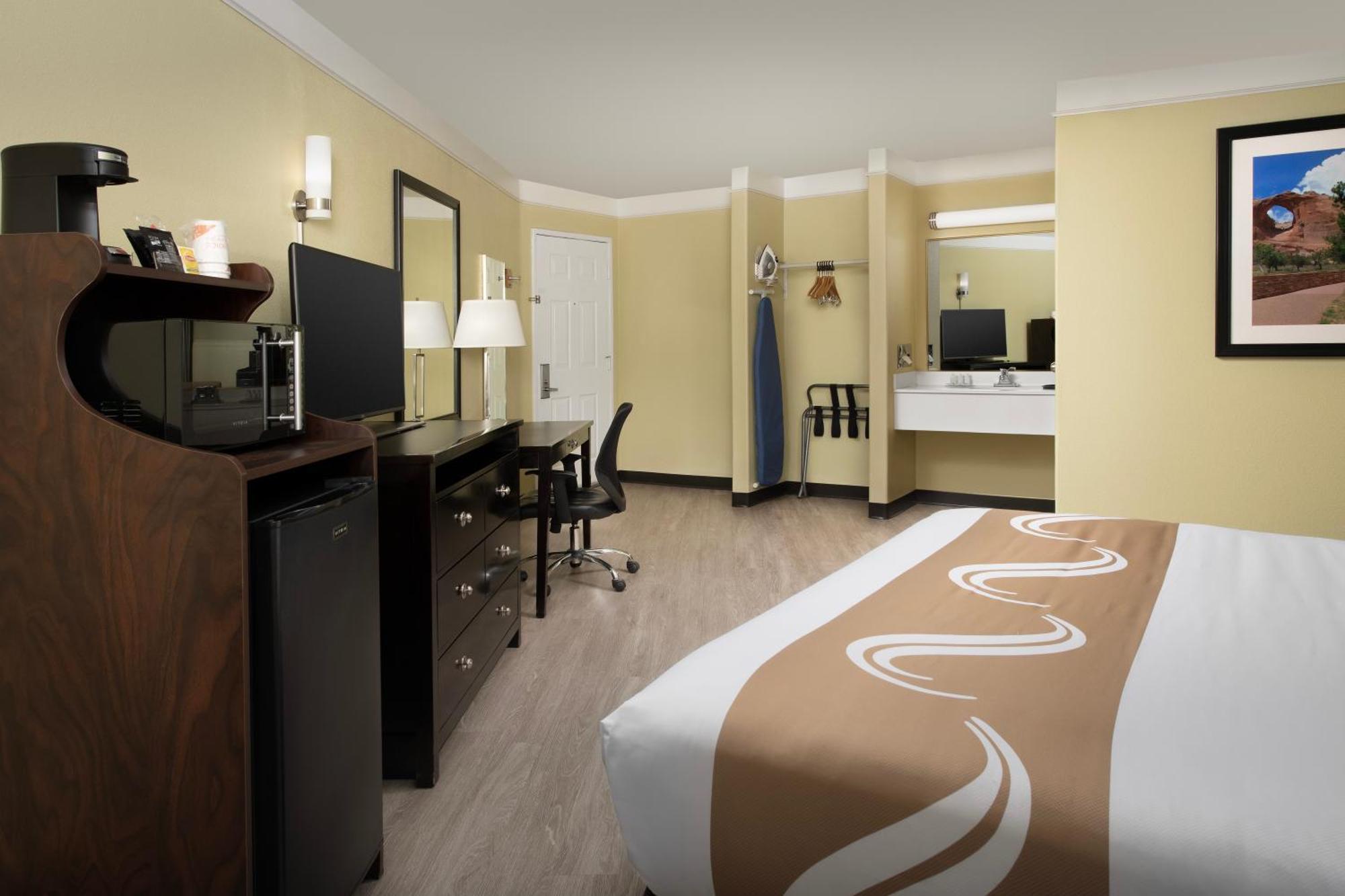 Quality Inn & Suites Gallup I-40 Exit 20 Zewnętrze zdjęcie