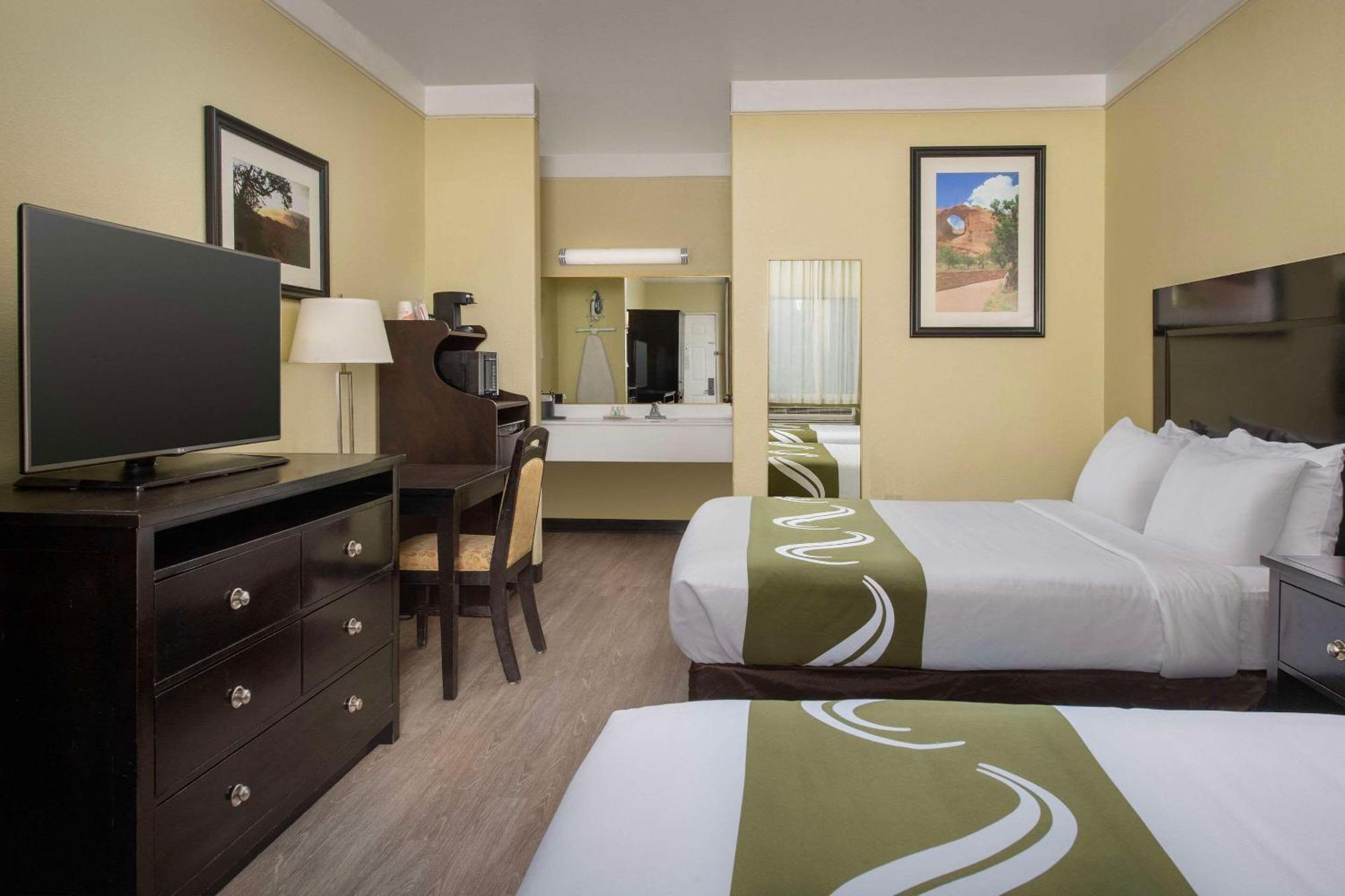 Quality Inn & Suites Gallup I-40 Exit 20 Zewnętrze zdjęcie
