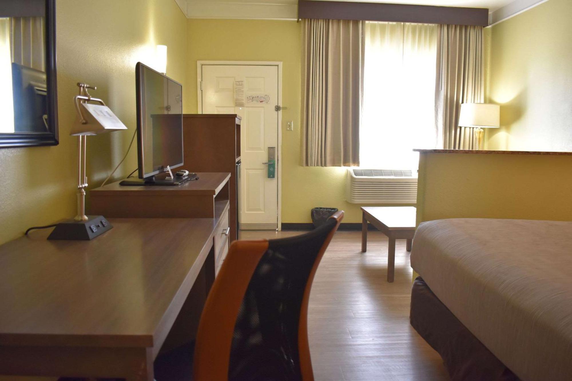 Quality Inn & Suites Gallup I-40 Exit 20 Zewnętrze zdjęcie