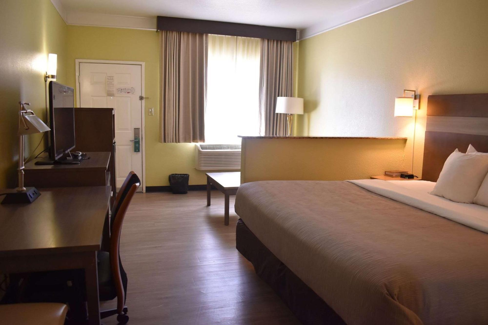 Quality Inn & Suites Gallup I-40 Exit 20 Zewnętrze zdjęcie