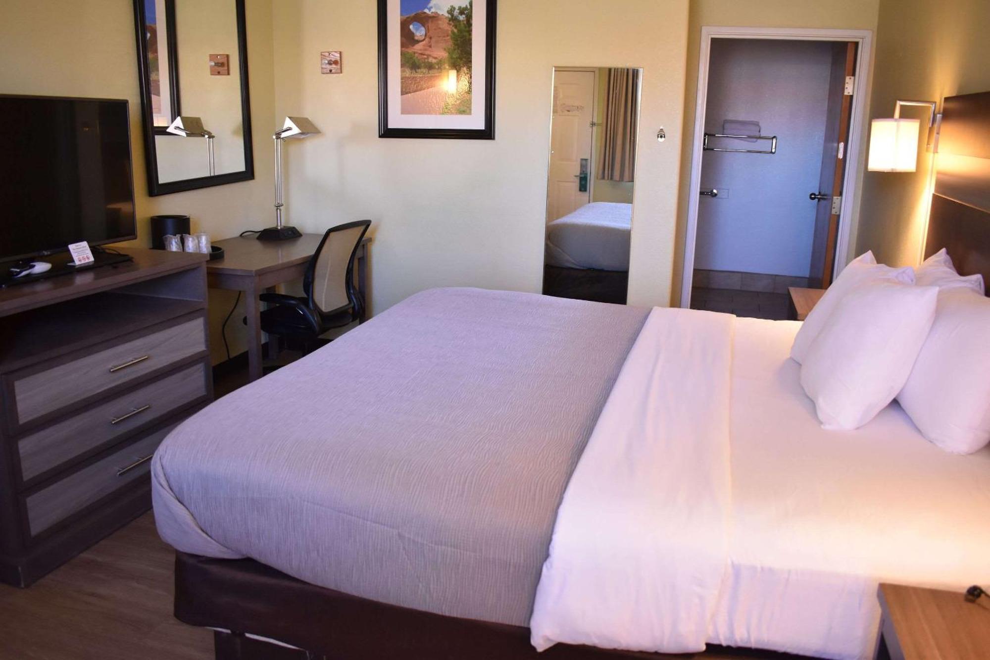 Quality Inn & Suites Gallup I-40 Exit 20 Zewnętrze zdjęcie