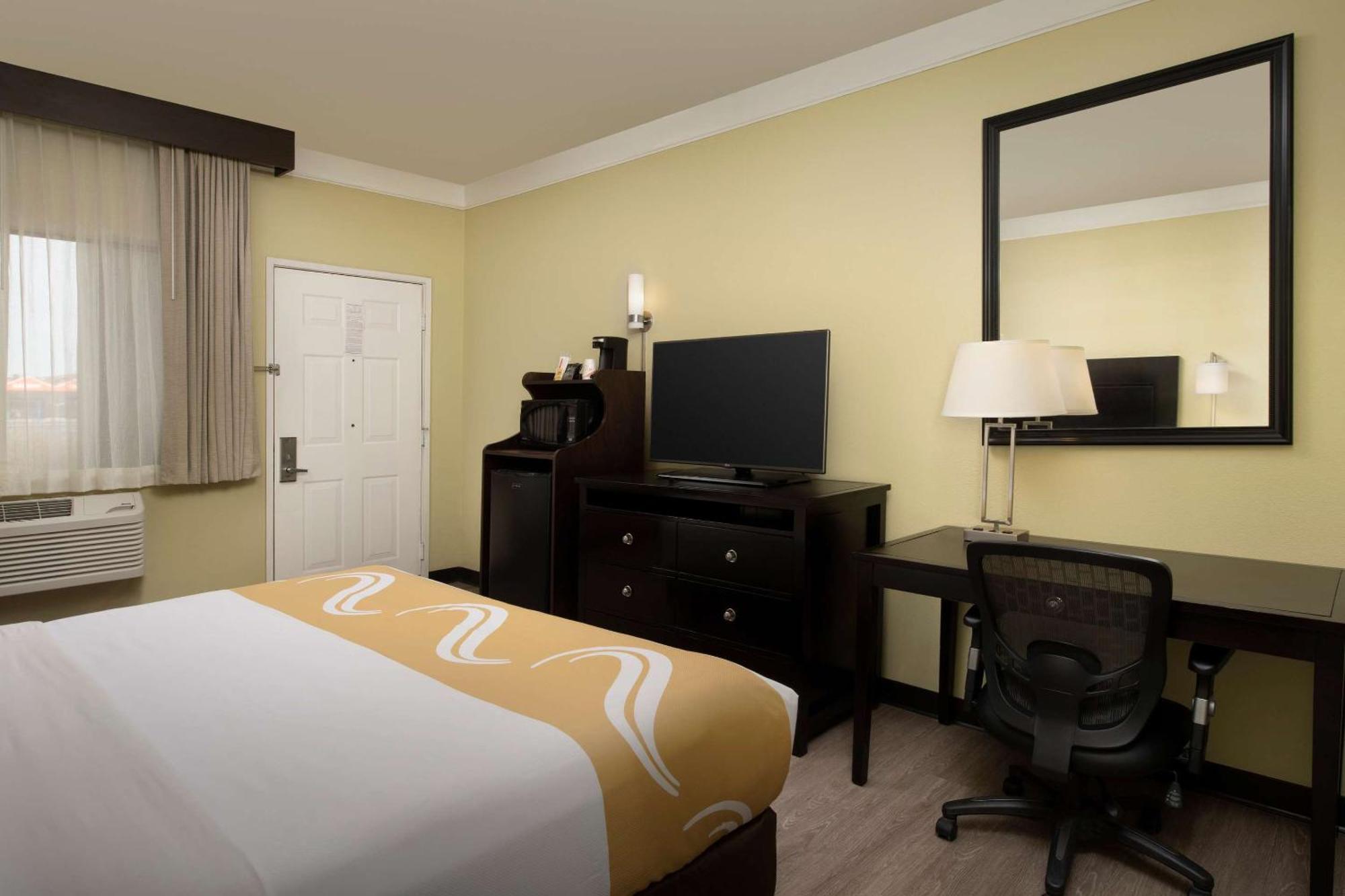 Quality Inn & Suites Gallup I-40 Exit 20 Zewnętrze zdjęcie