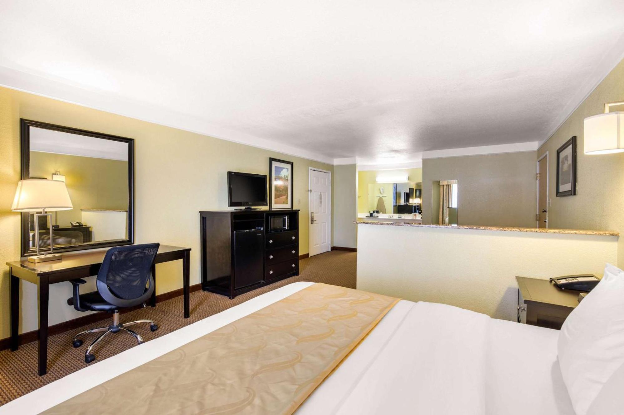 Quality Inn & Suites Gallup I-40 Exit 20 Zewnętrze zdjęcie